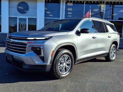 2025 Chevrolet Traverse LT